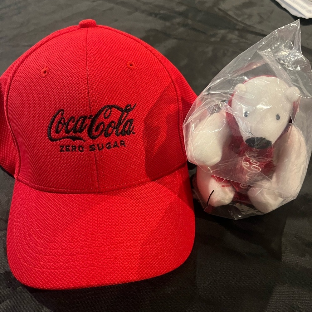 Coca Cola snap back - with small 🐻 bear. Brand new